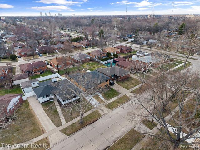 23701 Marlow Street, Oak Park, MI 48237
