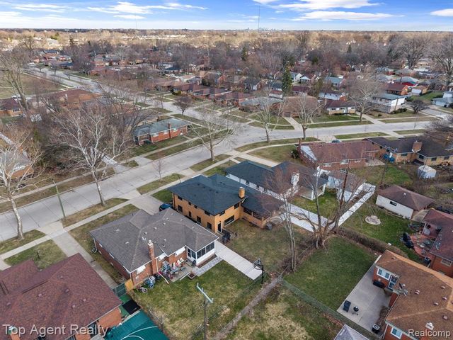 23701 Marlow Street, Oak Park, MI 48237