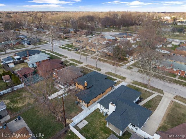 23701 Marlow Street, Oak Park, MI 48237