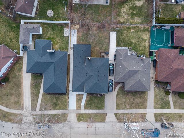 23701 Marlow Street, Oak Park, MI 48237