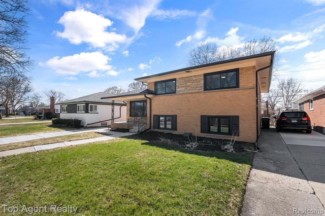 23701 Marlow Street, Oak Park, MI 48237