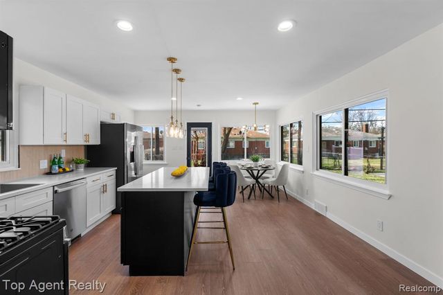 23701 Marlow Street, Oak Park, MI 48237