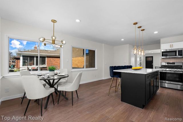 23701 Marlow Street, Oak Park, MI 48237