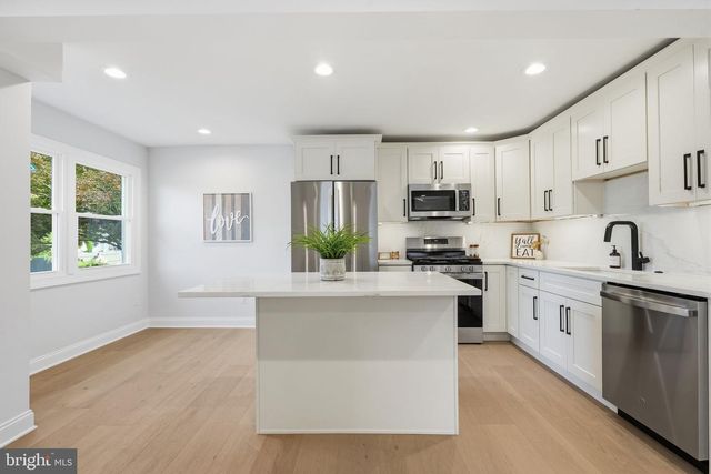 1589 EDGEWOOD AVE, Abington, PA 19001