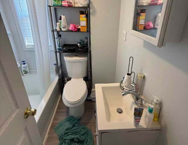 710 School St, Lowell, MA 01851