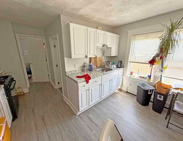 710 School St, Lowell, MA 01851