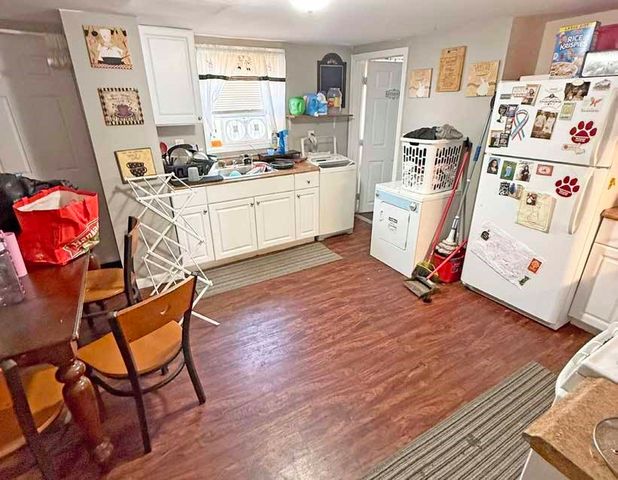 710 School St, Lowell, MA 01851