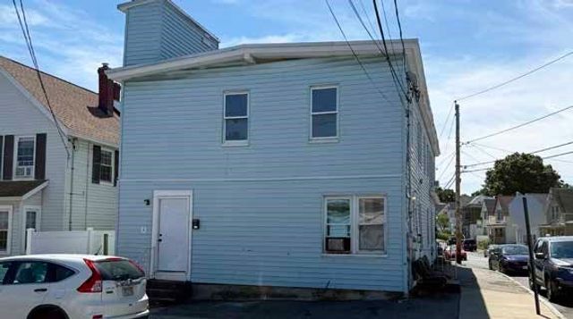 710 School St, Lowell, MA 01851