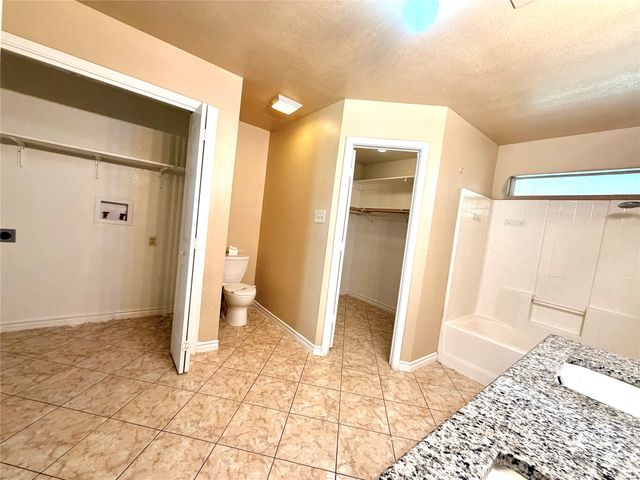 2616 18th Street W, Irving, TX 75060