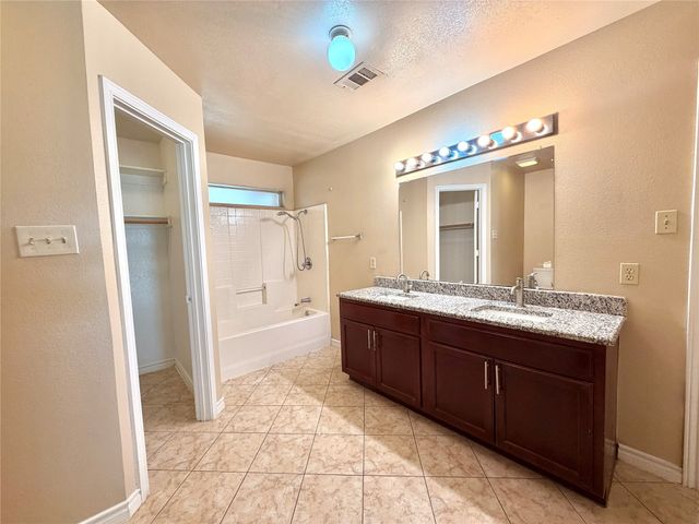 2616 18th Street W, Irving, TX 75060