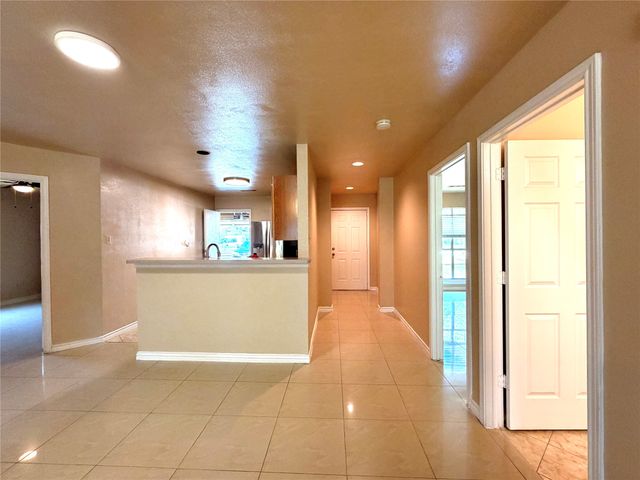 2616 18th Street W, Irving, TX 75060