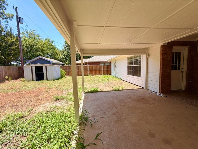 2616 18th Street W, Irving, TX 75060