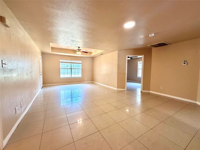 2616 18th Street W, Irving, TX 75060