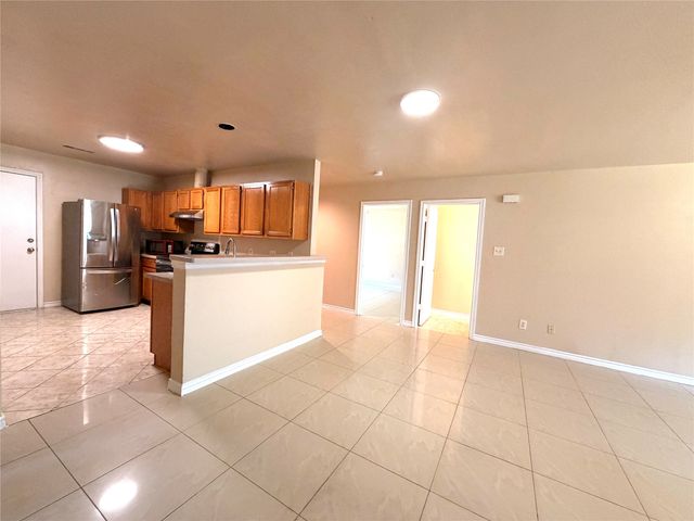 2616 18th Street W, Irving, TX 75060