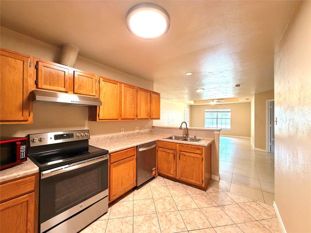 2616 18th Street W, Irving, TX 75060
