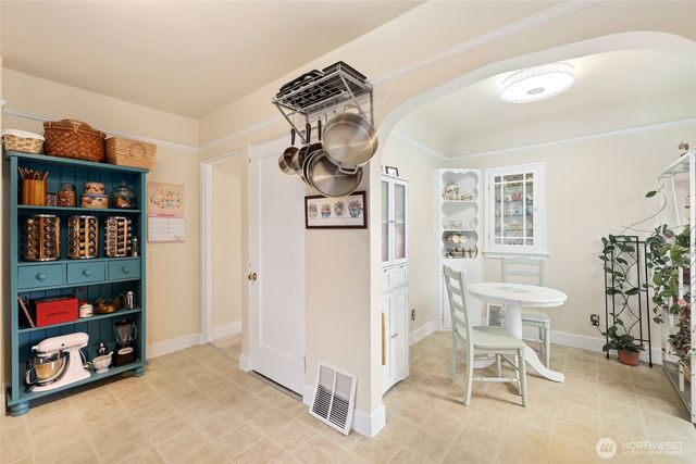 6824 Pacific Avenue, Tacoma, WA 98408