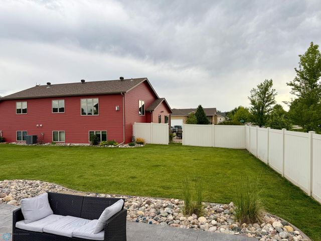 1809 Pentland Street, West Fargo, ND 58078