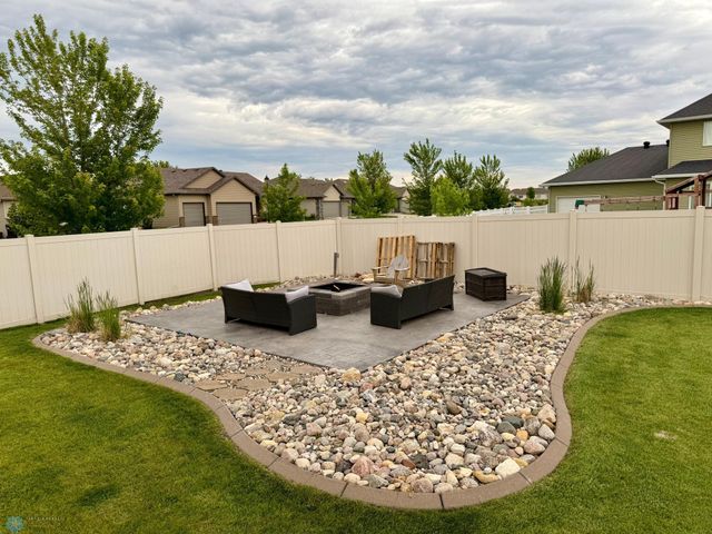 1809 Pentland Street, West Fargo, ND 58078