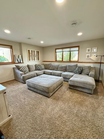 1809 Pentland Street, West Fargo, ND 58078