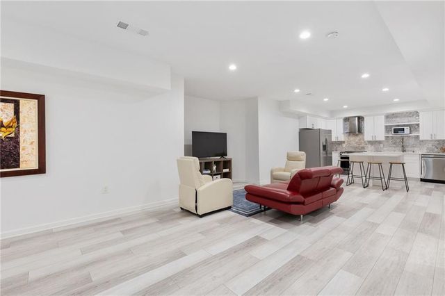 4290 Canterbury Walk Drive, Duluth, GA 30097