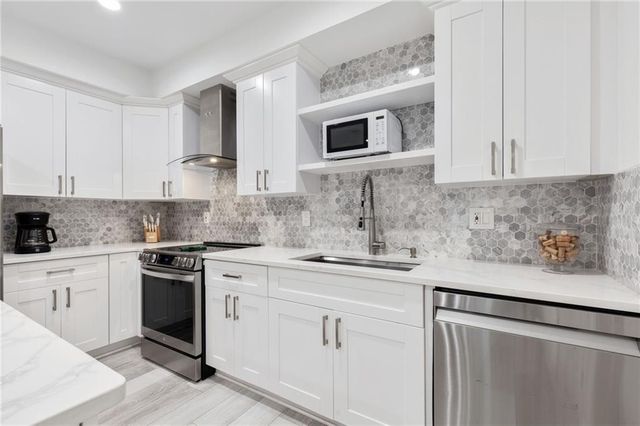 4290 Canterbury Walk Drive, Duluth, GA 30097