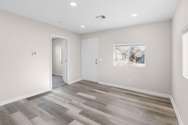 1445 N Lorraine Ave, Wichita, KS 67214