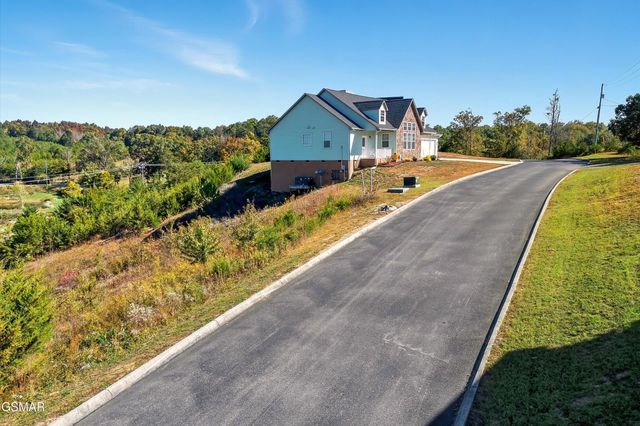 86 Blue Herring Way, Sevierville, TN 37876