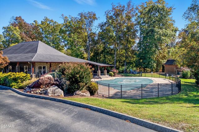 86 Blue Herring Way, Sevierville, TN 37876