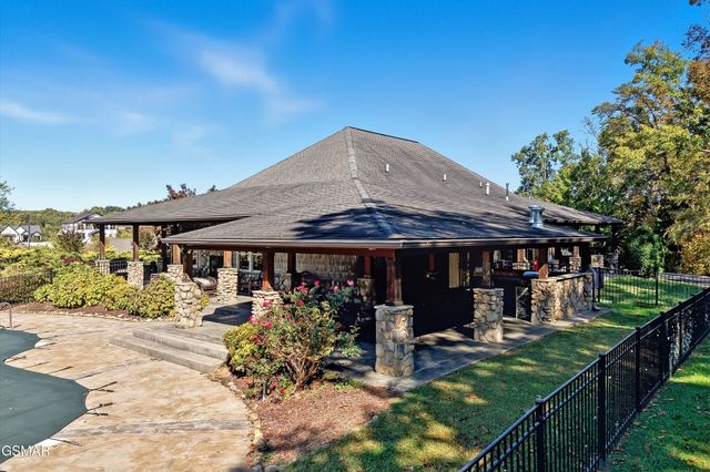 86 Blue Herring Way, Sevierville, TN 37876