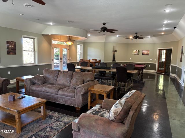 86 Blue Herring Way, Sevierville, TN 37876