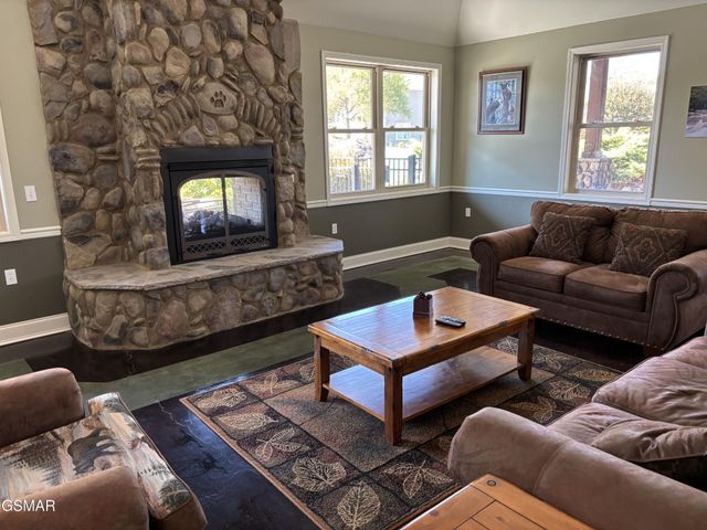 86 Blue Herring Way, Sevierville, TN 37876