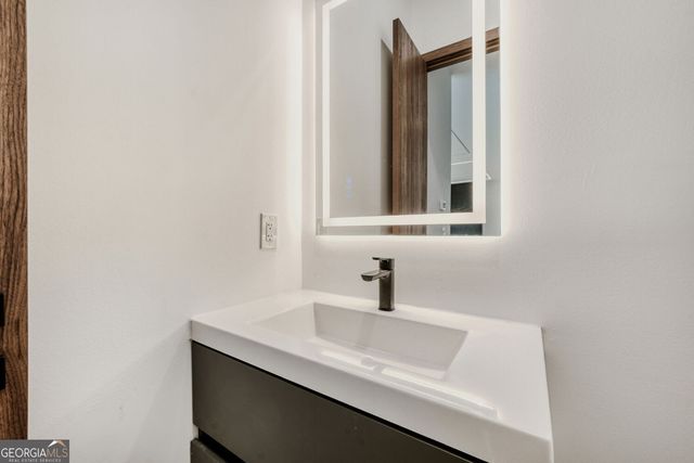 4250 Carmain Drive, Atlanta, GA 30342