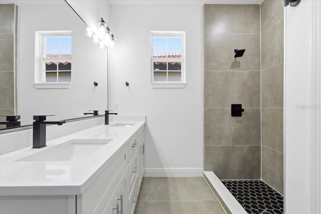 Image 20 of property listing at 367 VILLA SORRENTO CIRCLE, Haines City, FL 33844