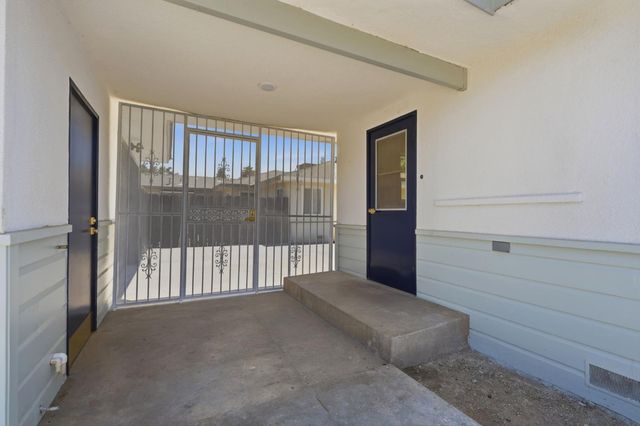 2114 Palm Avenue, Sanger, CA 93657