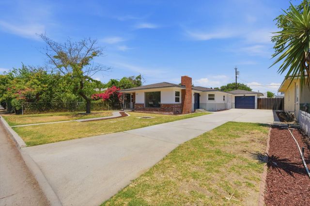 2114 Palm Avenue, Sanger, CA 93657