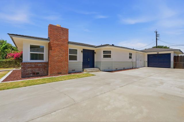 2114 Palm Avenue, Sanger, CA 93657