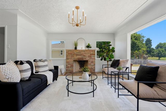 2114 Palm Avenue, Sanger, CA 93657