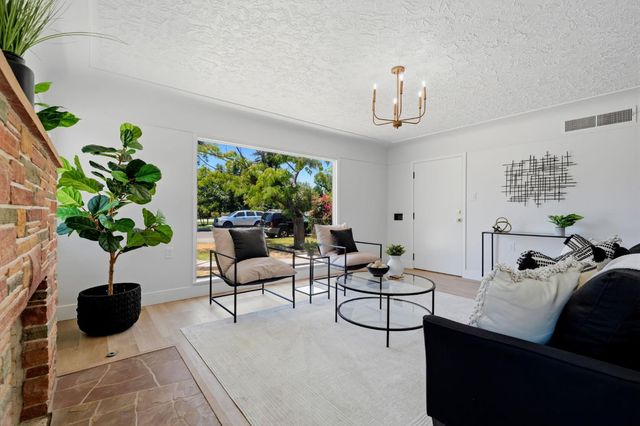 2114 Palm Avenue, Sanger, CA 93657
