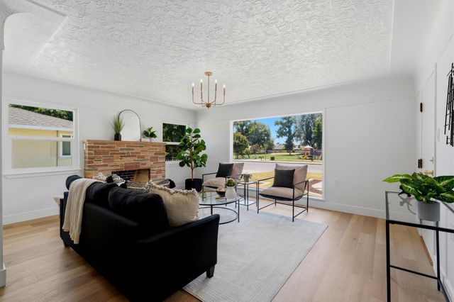 2114 Palm Avenue, Sanger, CA 93657