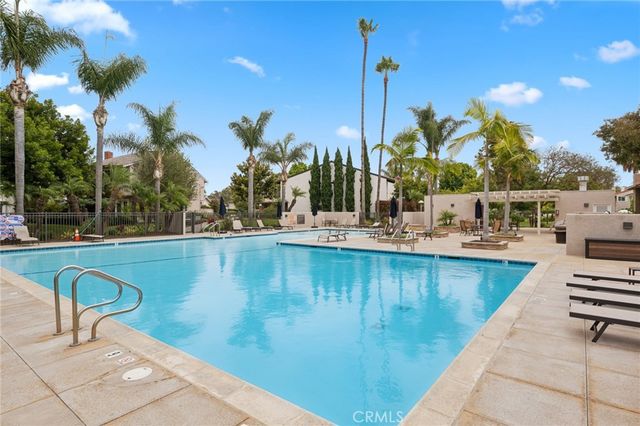 418 Vista Trucha, Newport Beach, CA 92660