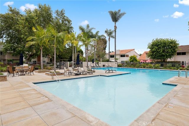 418 Vista Trucha, Newport Beach, CA 92660