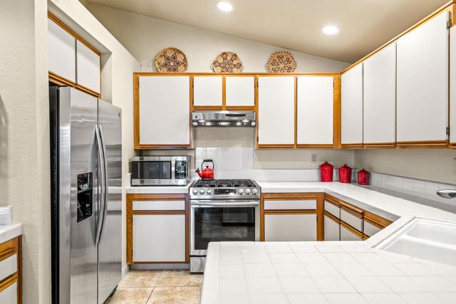 42818 Scirocco Road, Palm Desert, CA 92211