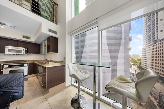 41 SE 5th St 502, Miami, FL 33131