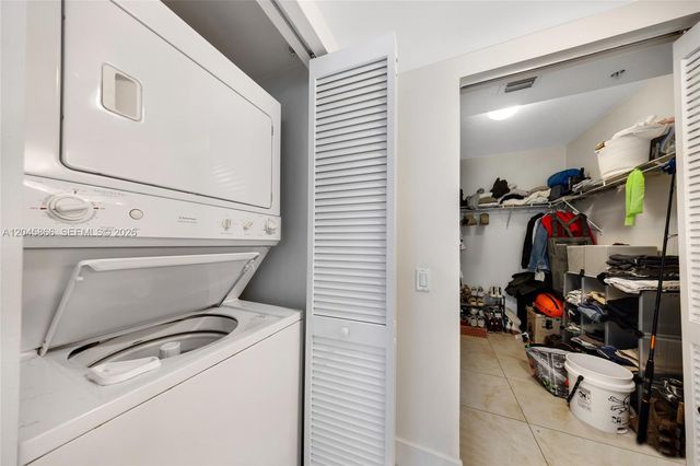 41 SE 5th St 502, Miami, FL 33131