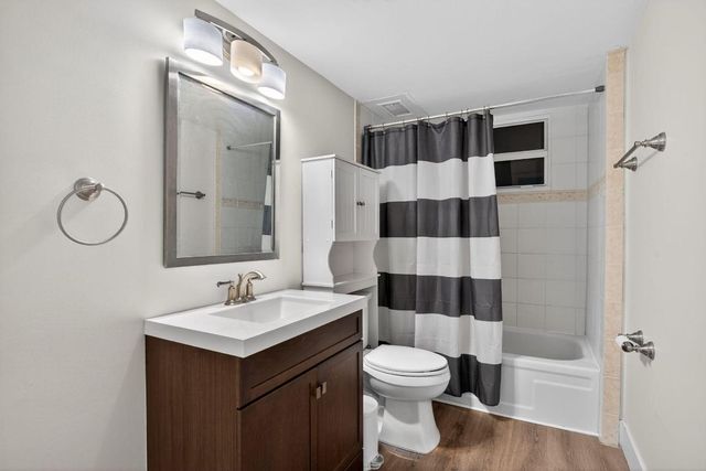 107 Royal Park Drive 1e, Oakland Park, FL 33309