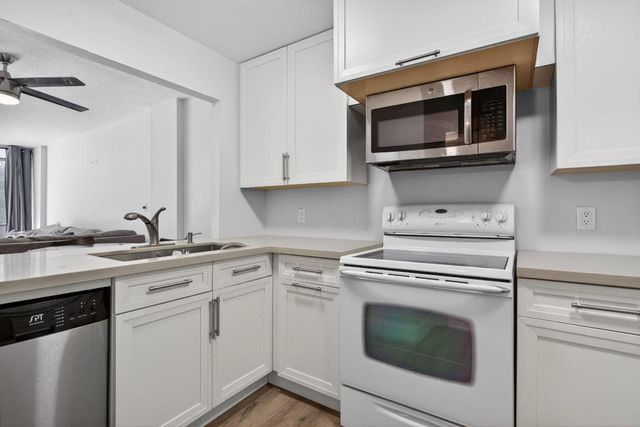 107 Royal Park Drive 1e, Oakland Park, FL 33309