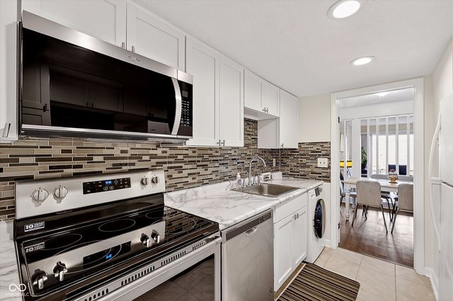 7472 Countrybrook Drive, Indianapolis, IN 46260