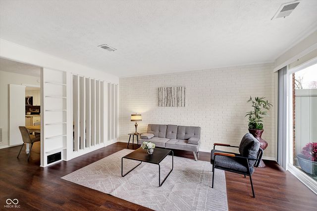 7472 Countrybrook Drive, Indianapolis, IN 46260