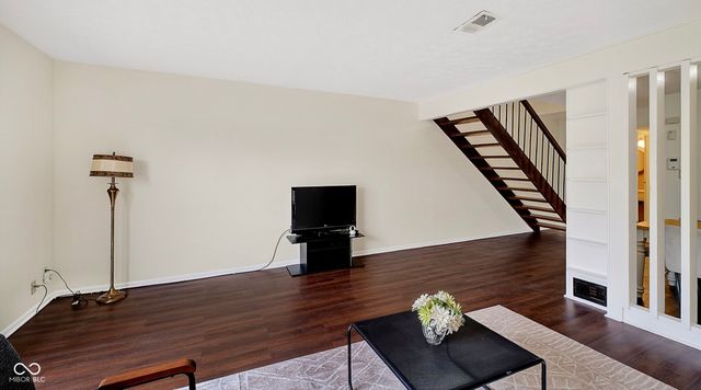 7472 Countrybrook Drive, Indianapolis, IN 46260