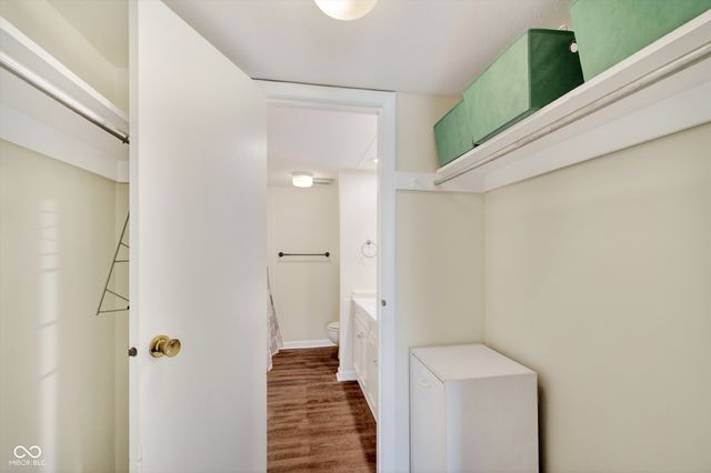 7472 Countrybrook Drive, Indianapolis, IN 46260